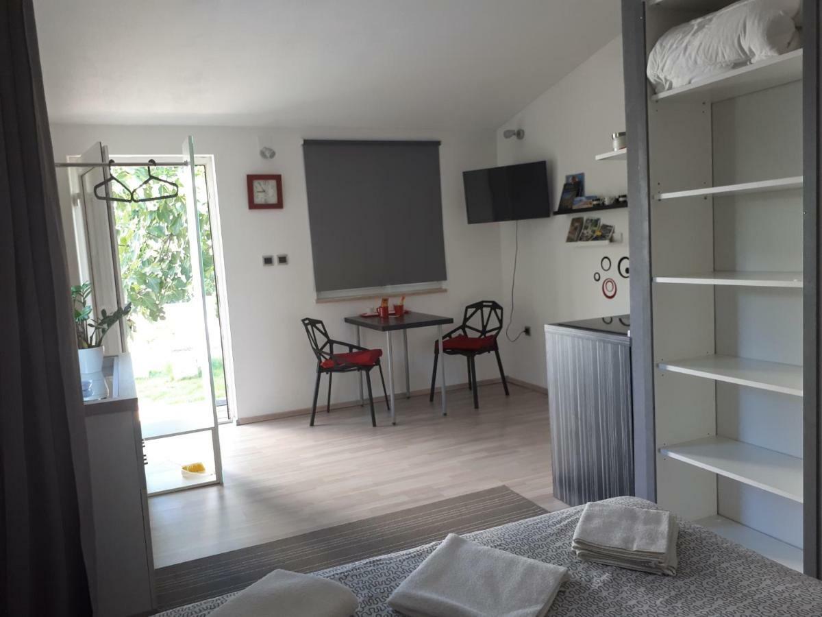 Studio Apartman Splash Pjescana Uvala Zewnętrze zdjęcie